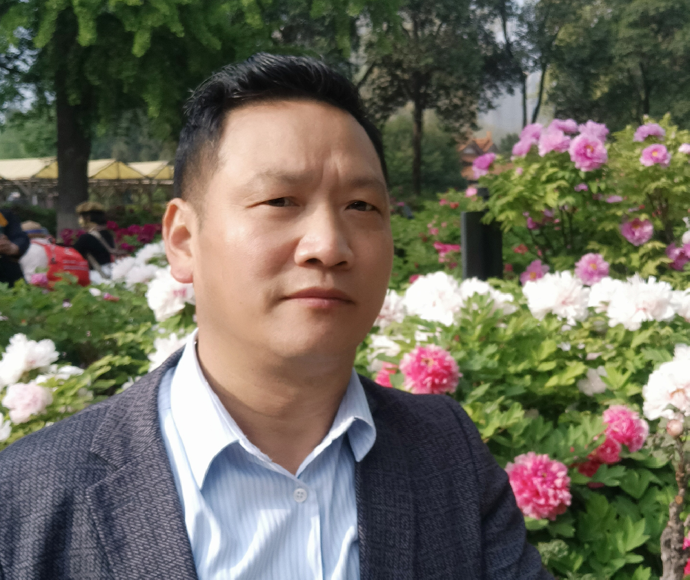 冯志强（国瓷红叶画院研究员）